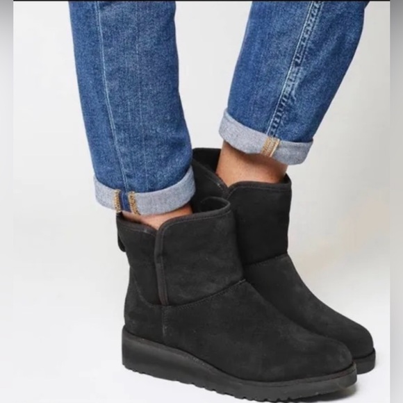 UGG Kristin Women's Black Suede Ankle Boots Size 8 - Picture 1 of 16